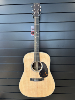 Martin Guitar D16 E 01