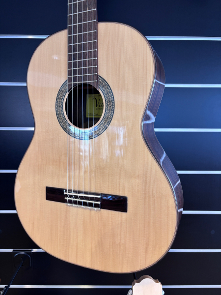 VALERA V3S Konzertgitarre